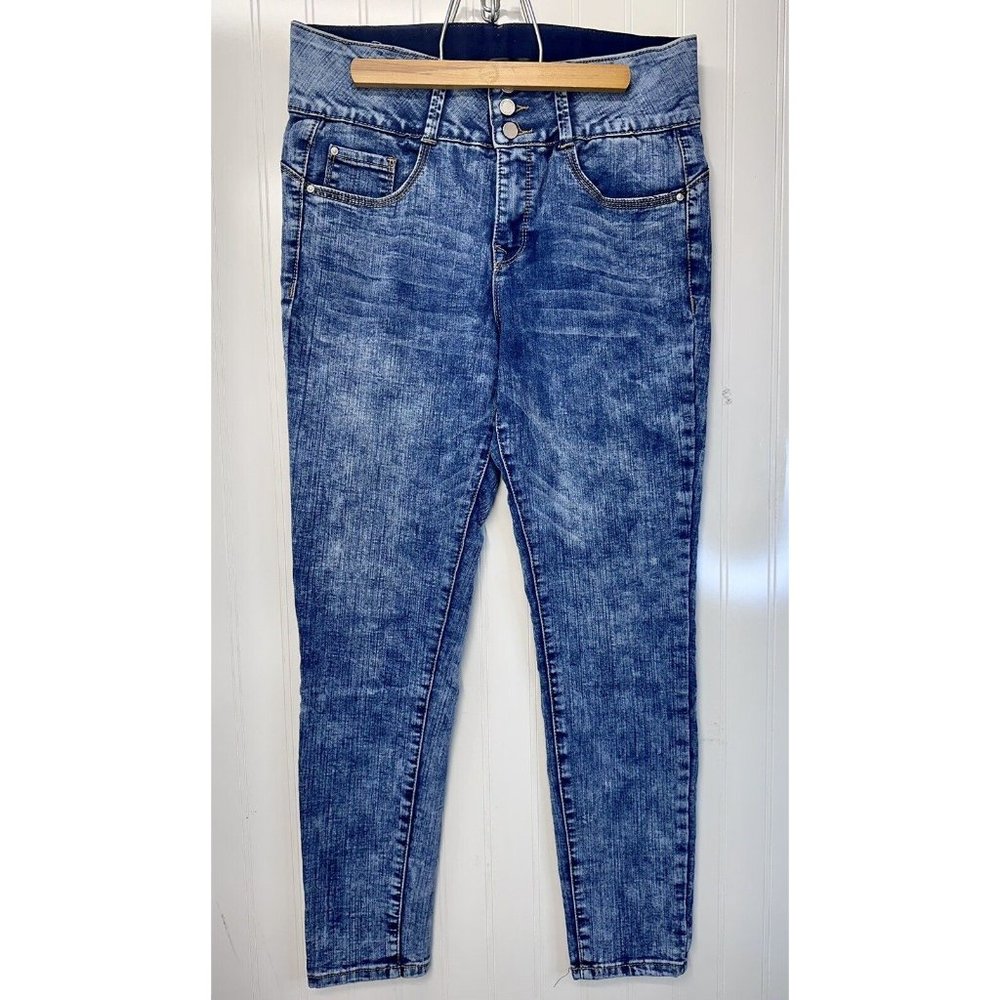 Almost Famous High Rise Skinny Medium Wash Jeans Size 11